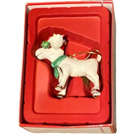 2019 Lenox Under the Mistletoe with Marcel the Moose Ornament - Picture 2 of 9
